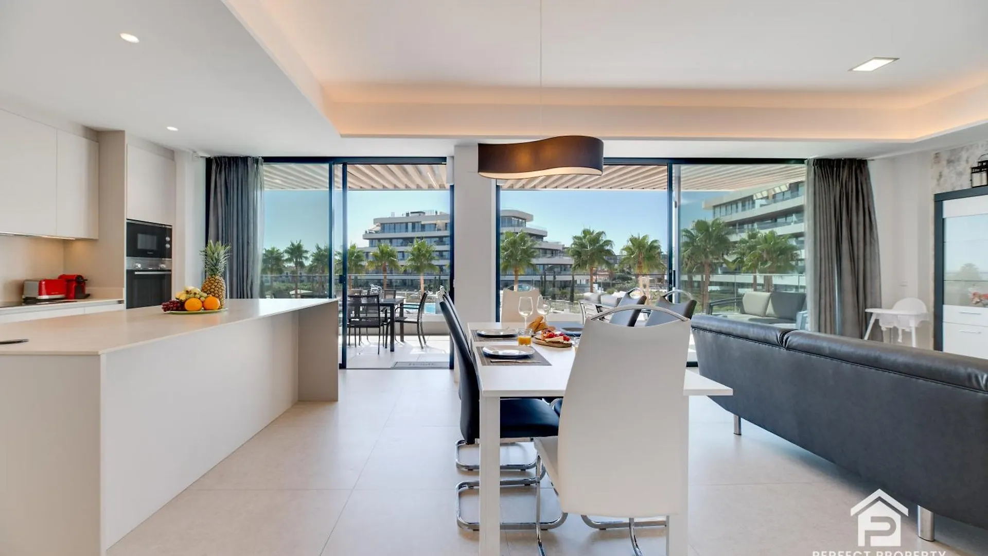 Luxury Beachfront 3Br In Nereidas With Pools Spa Gym Torremolinos Spanien